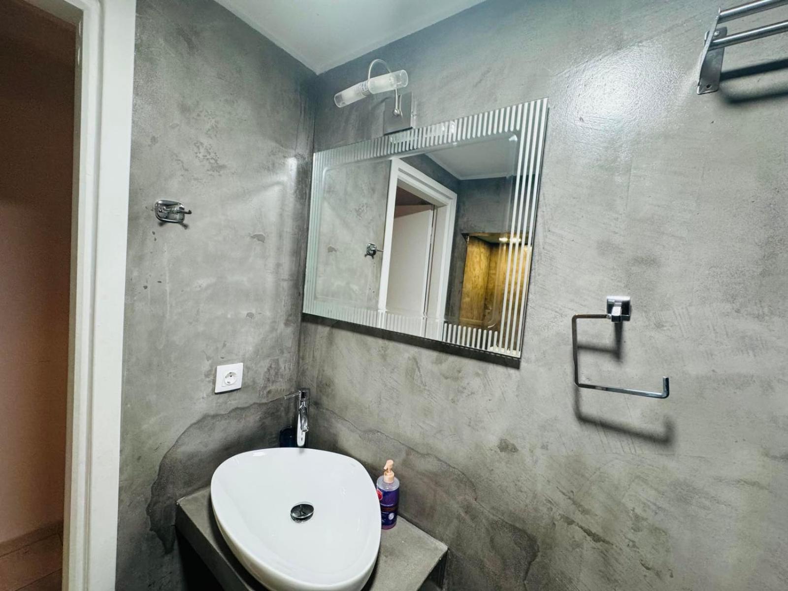Day In 2 Apartment Athen